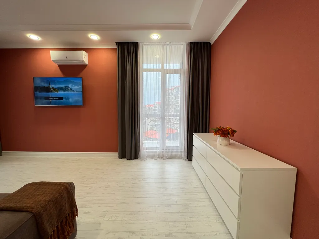 Большая квартира с 2 балконами