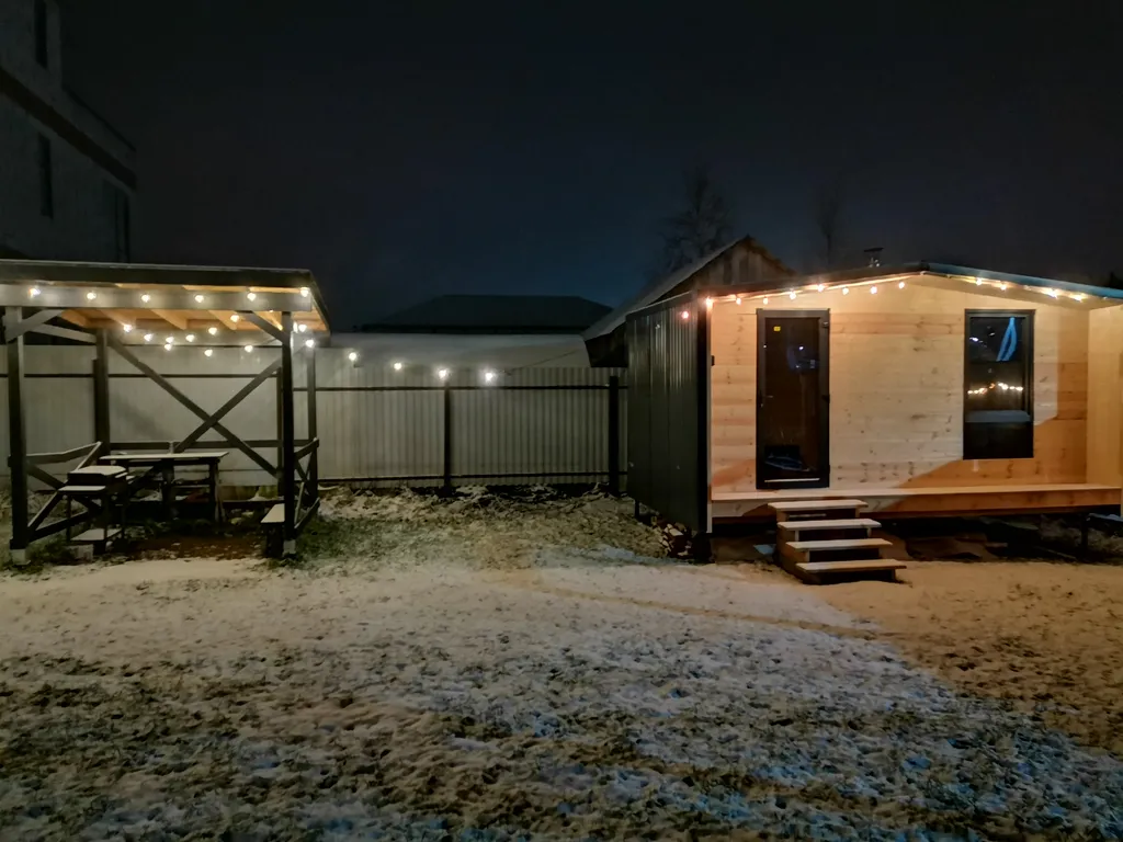 Дом у берёзы с баней в тихом месте возле леса и реки