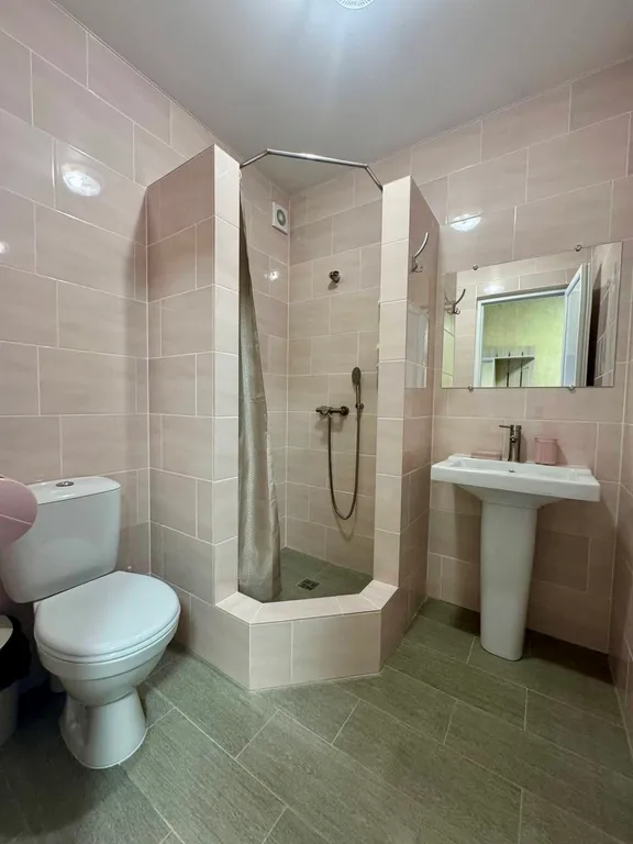 Семейный номер с кухней на веранде в центре