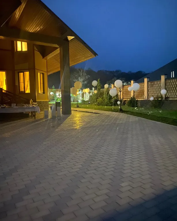 Загородный дом с бассейном и зоной отдыха