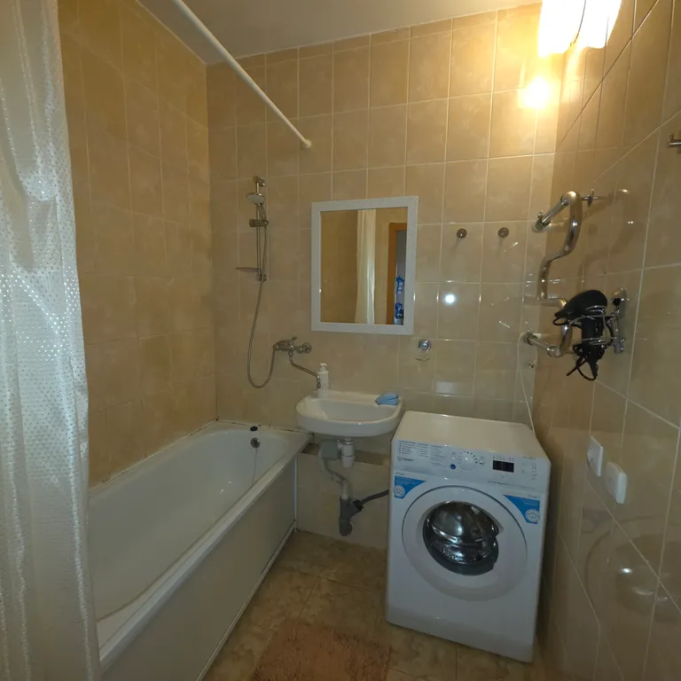 Просторная двухкомнатная квартира в центре города