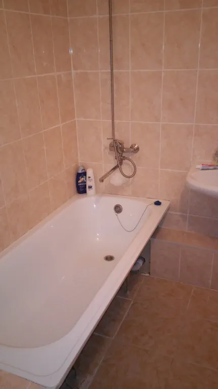 Квартира у Айсберга, Хутынского монастыря