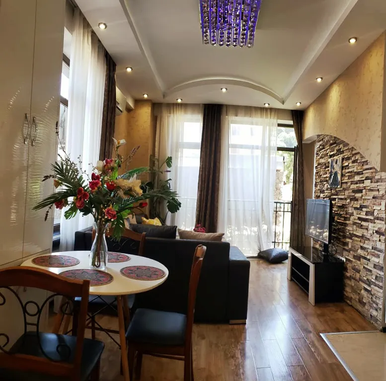 Комфортная квартира в старом Тбилиси