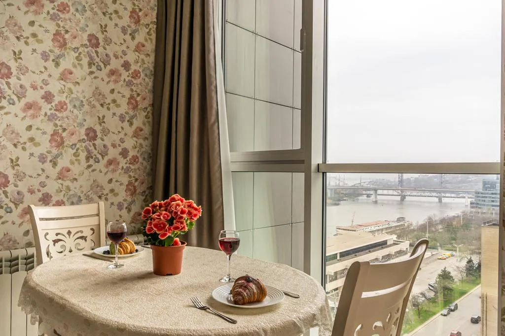 Видовая квартира на набережной с витражными окнами — аренда посуточно в Ростов-на-Дону