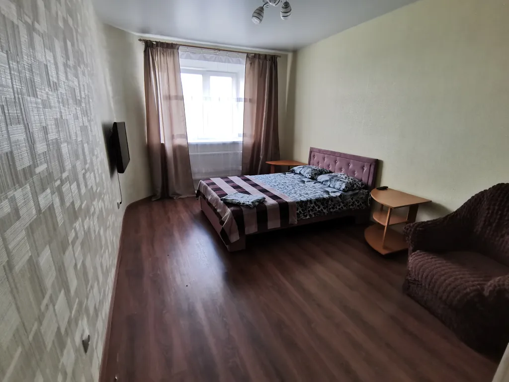 Квартира в районе ТЦ Кристалл — аренда посуточно в Тюмень