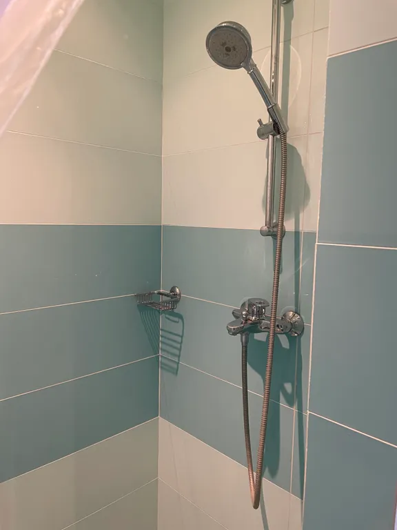 Апарт в Ласпи с террасой, 3 спальни, кухня, у самого моря, для 4-5 человек