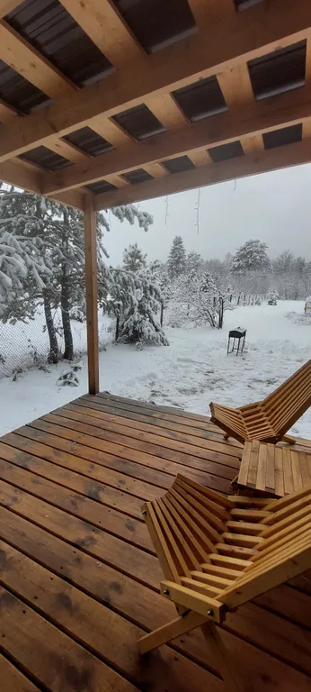 Уютный домик с видом на гору Малиновая