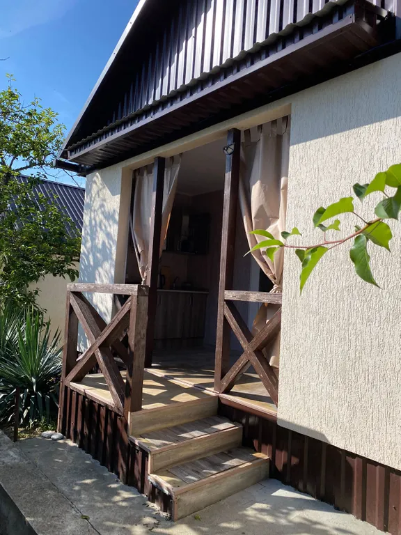 Домик среди гор