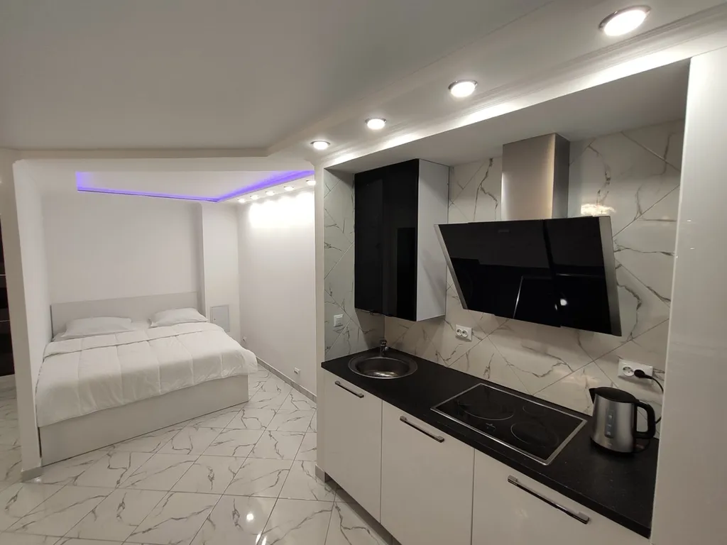 Стильные апартаменты с джакузи в центре города