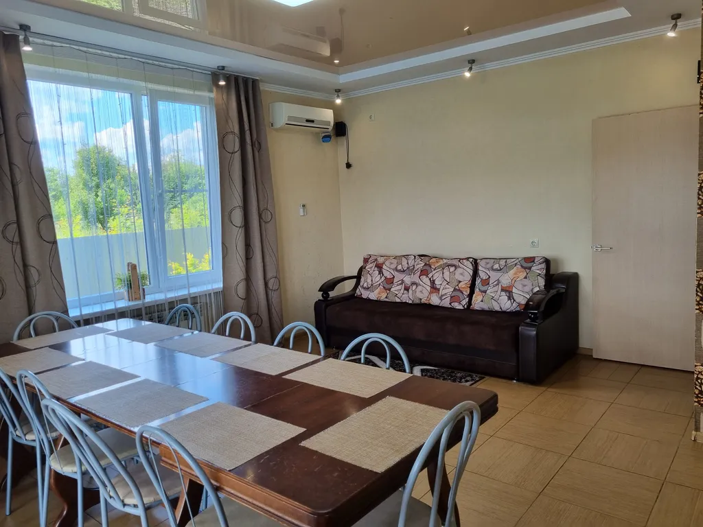 Дом на 11 мест с горячим бассейном и сауной