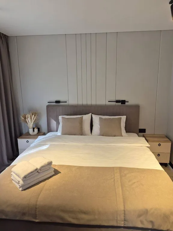 Новый стильный дом с купелью и сауной