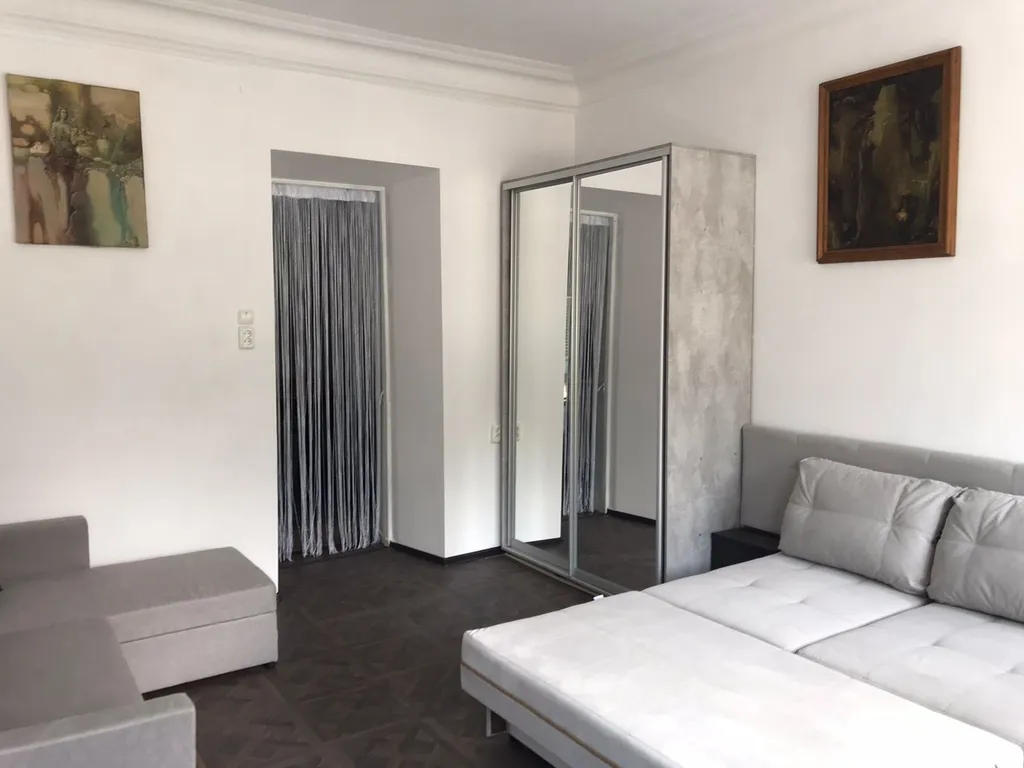 Уютная однокомнатная квартира в самом центре Ялты-Графском проезде