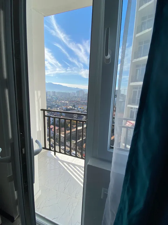 Уютная студия в центре с видом на горы