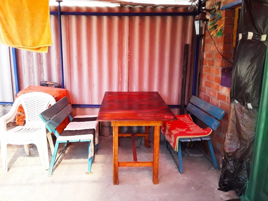 Домик возле моря