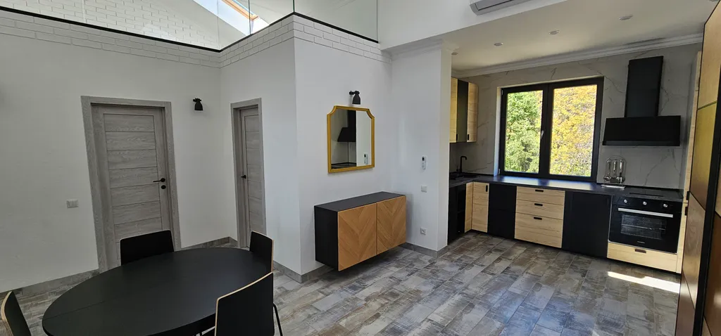 Двухуровневый апартамент с тремя спальнями