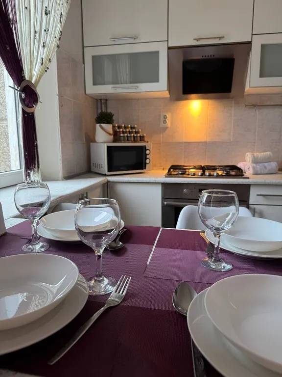 Просторная 3-комнатная квартира в тихом спальном районе — аренда посуточно в Лида