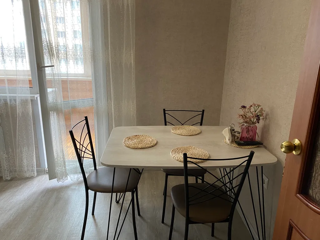 Квартира Квартира 1комн возле Планеты с деревянным балконом — Красноярск