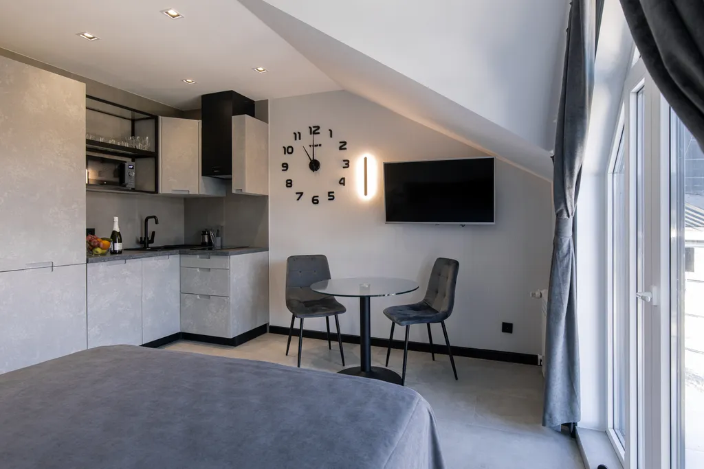 Студия с балконом