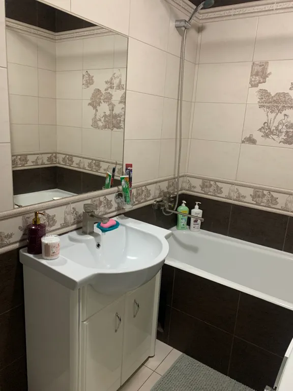 Апартаменты в центре города, с видом на церковь и парк.