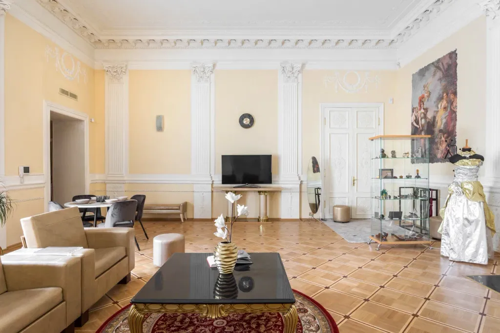 Квартира Парадная квартира у метро Чернышевская — Санкт-Петербург