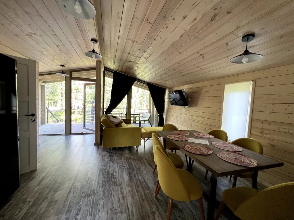 Коттедж Коттедж с купелью — Стеклянный