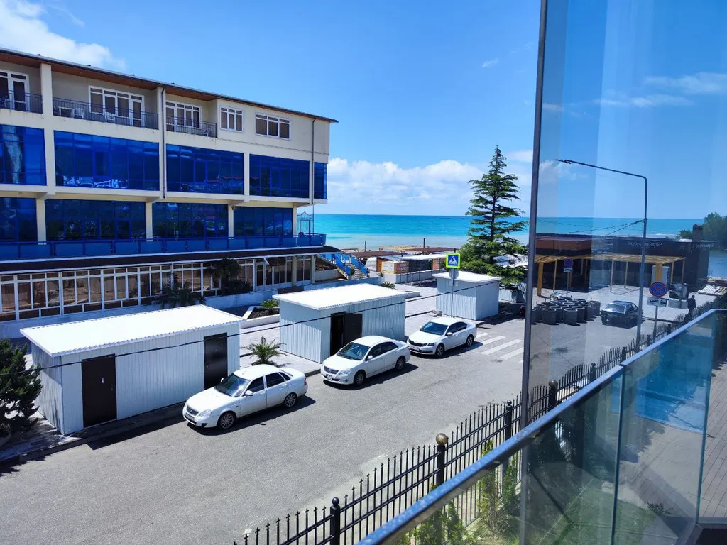 Просторные апартаменты с лоджией