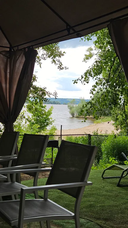 Семейный дом на берегу реки Волга с шикарными видом и пляжем