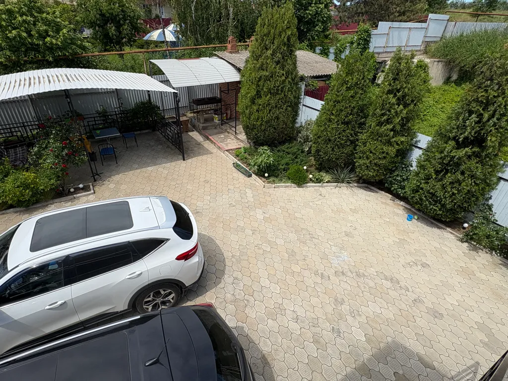 Двухклмнаиный пятиместный номер 100 метров до моря со своей кухней