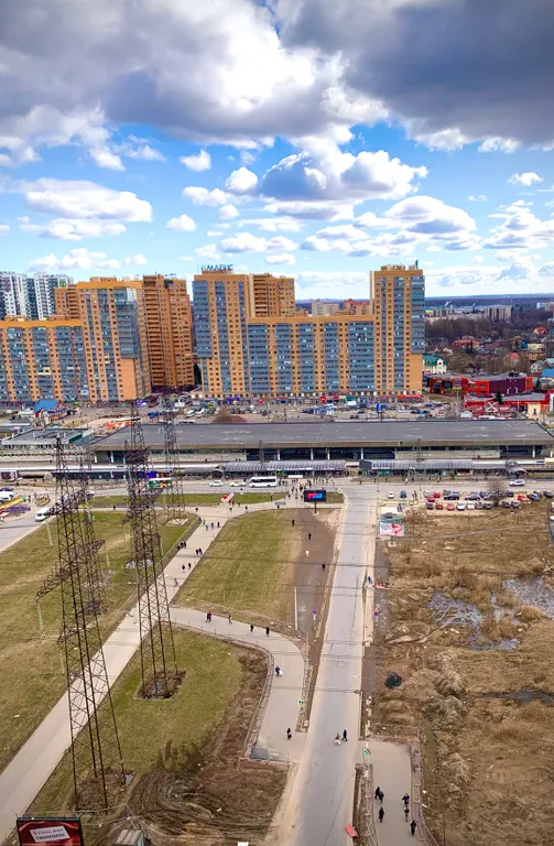 Студия в доме у метро