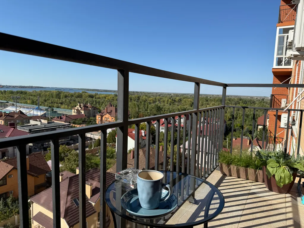 Чистая и уютная квартира с видом на Волгу и на остров