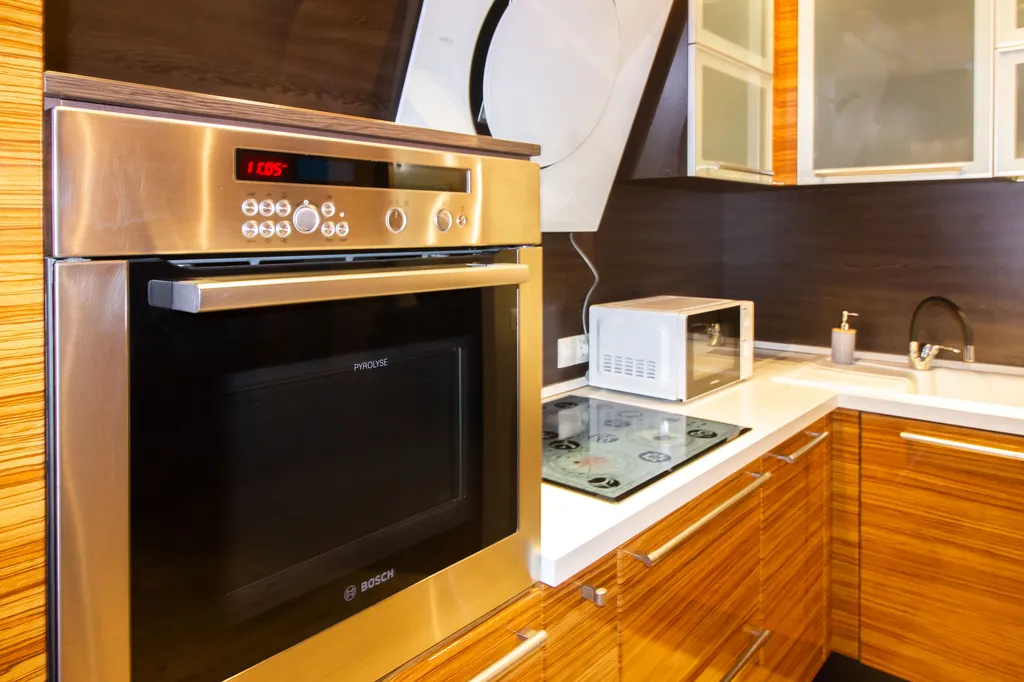 Красивая большая двухкомнатная квартира в микрорайоне Красный Камень