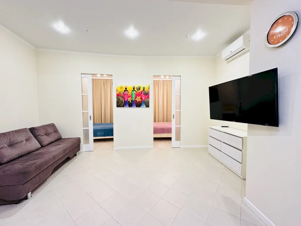 Прямой вид на море с каждой комнаты! До пляжа 5 минут! Центр Сочи!