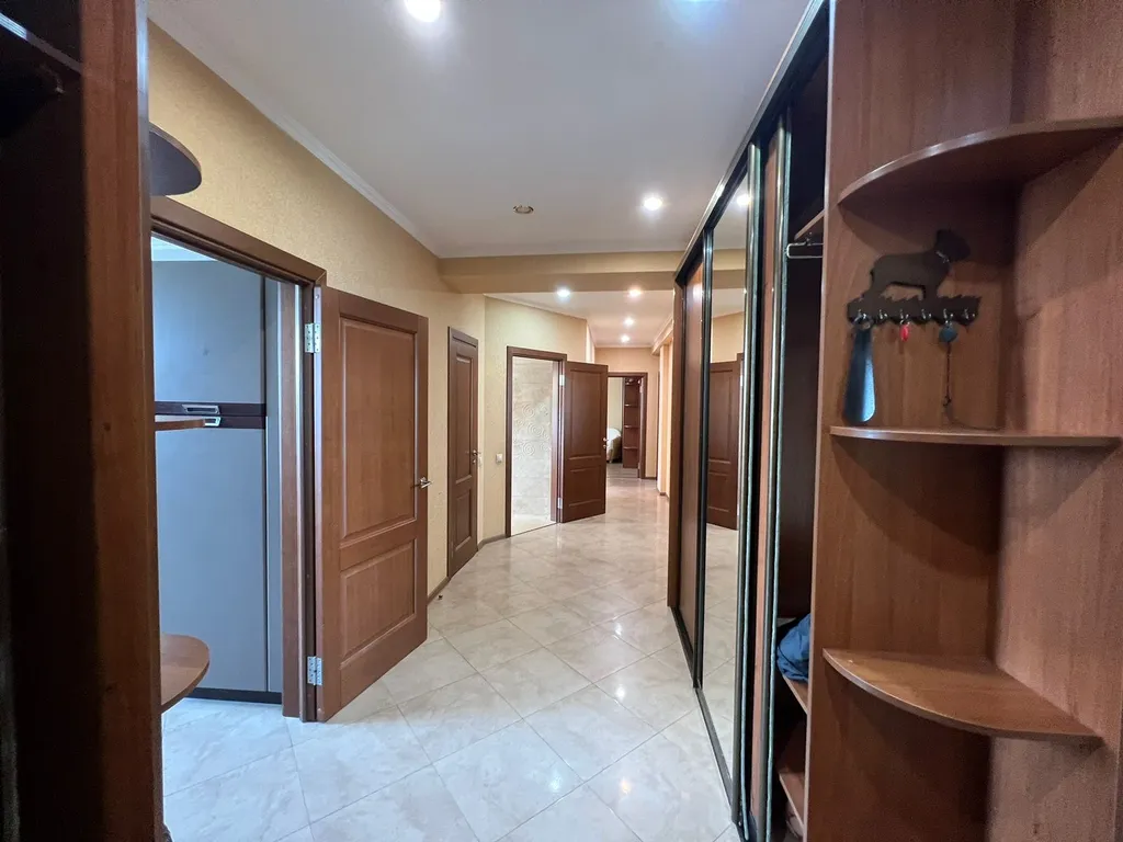 Квартира 4-комнатная Квартира — Геленджик