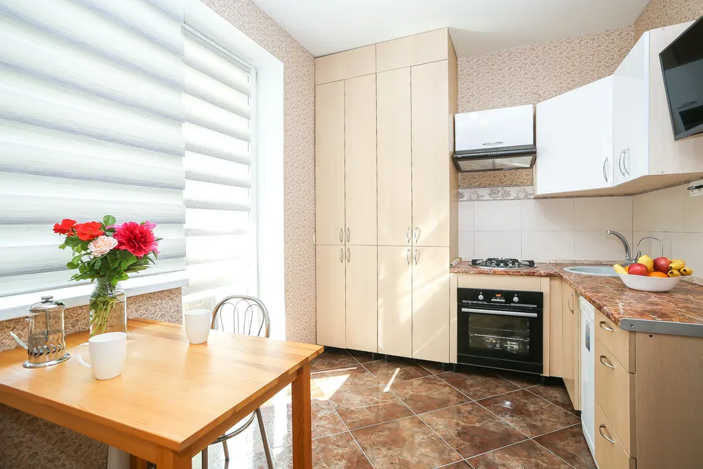 Светлая двухкомнатная квартира в тихом зелёном районе