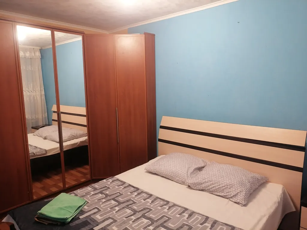 Уютная двухкомнатная квартира ближе к промзоне