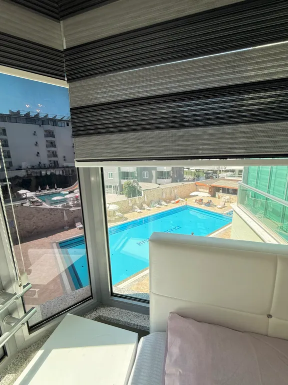Sea View 2BD Flat 50m to the Beach