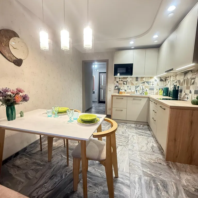 Новая квартира, со стильным интерьером, рядом с канатной дорогой