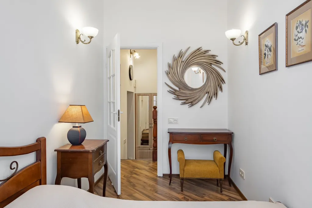 Атмосферная двухуровневая квартира с парковкой у Эрмитажа