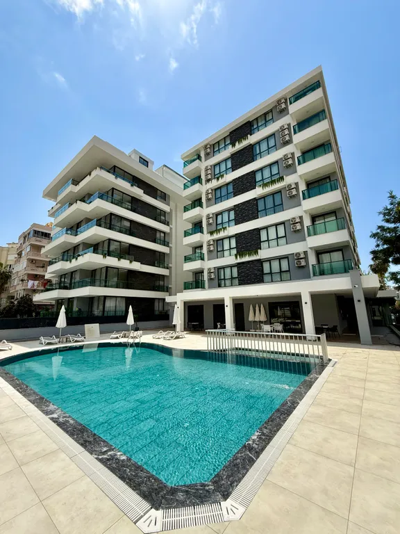 Квартира с видом на море и горы. Пляж Клеопатра