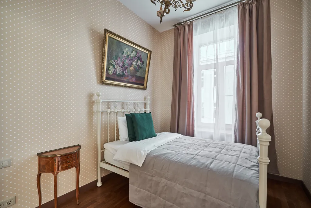 Квартира 3-комнатная квартира в знаменитом доме на Патриарших прудах в центре — Москва