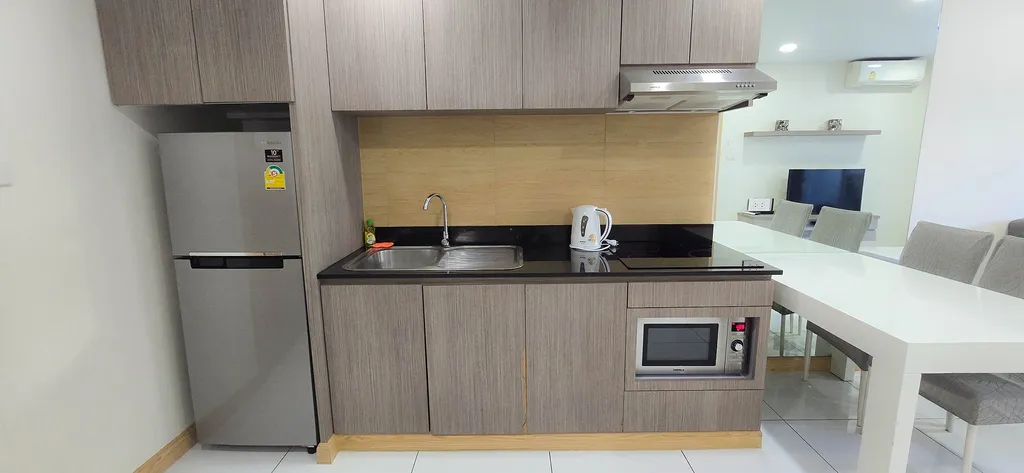 Уютная квартира для отпуска на первой линии с видом на бассейн