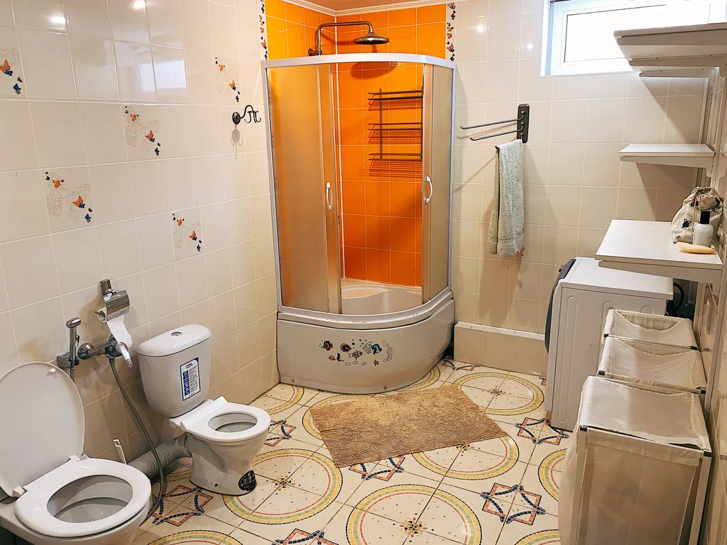 Тёплый коттедж у воды