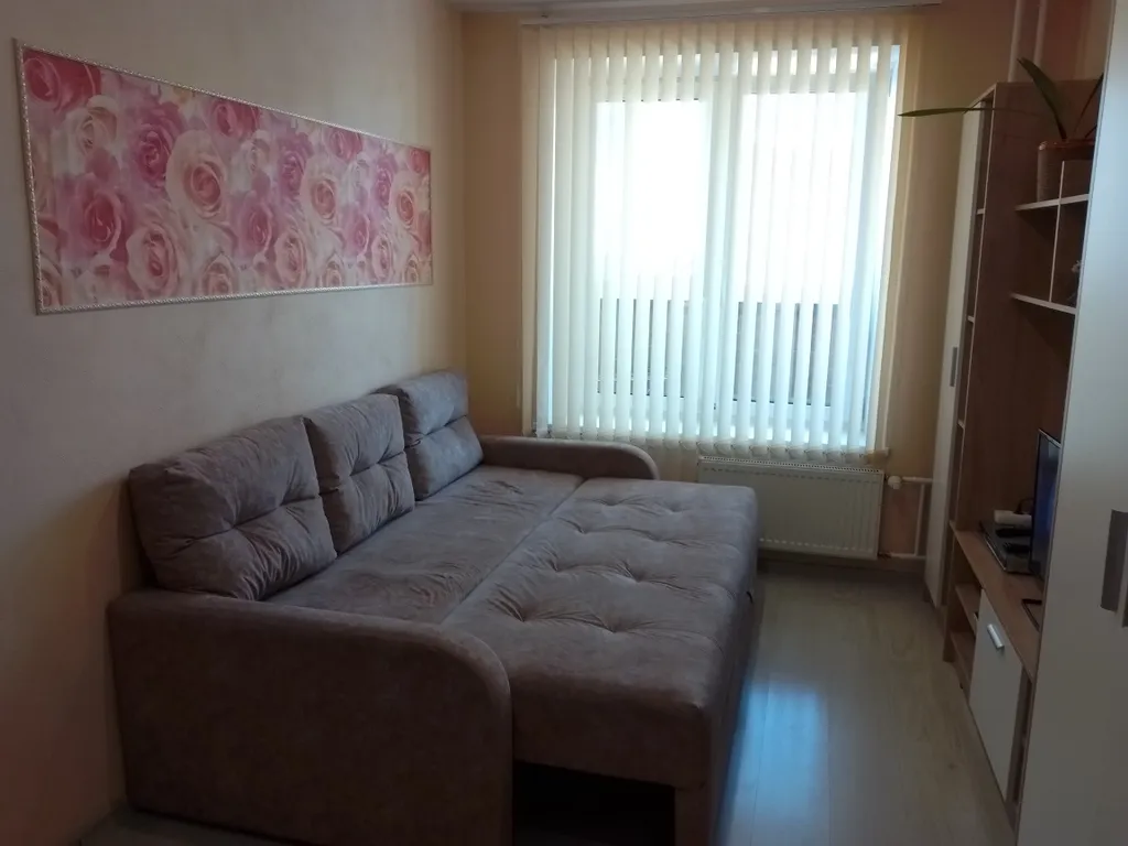 Комфортная квартира в новом микрорайоне — аренда посуточно в Тобольск