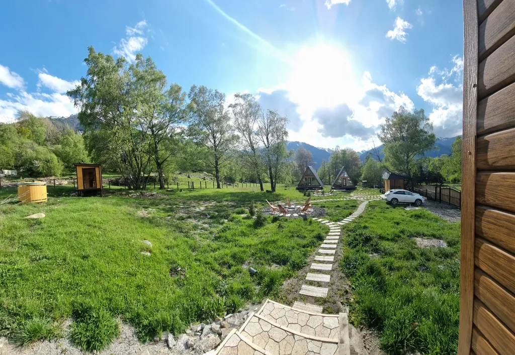 Домик с видом на горы