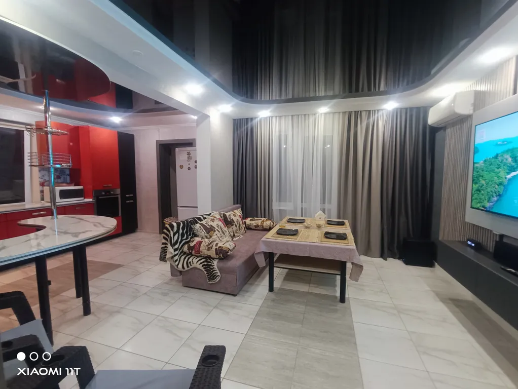 Домик в Лениском на берегу озера