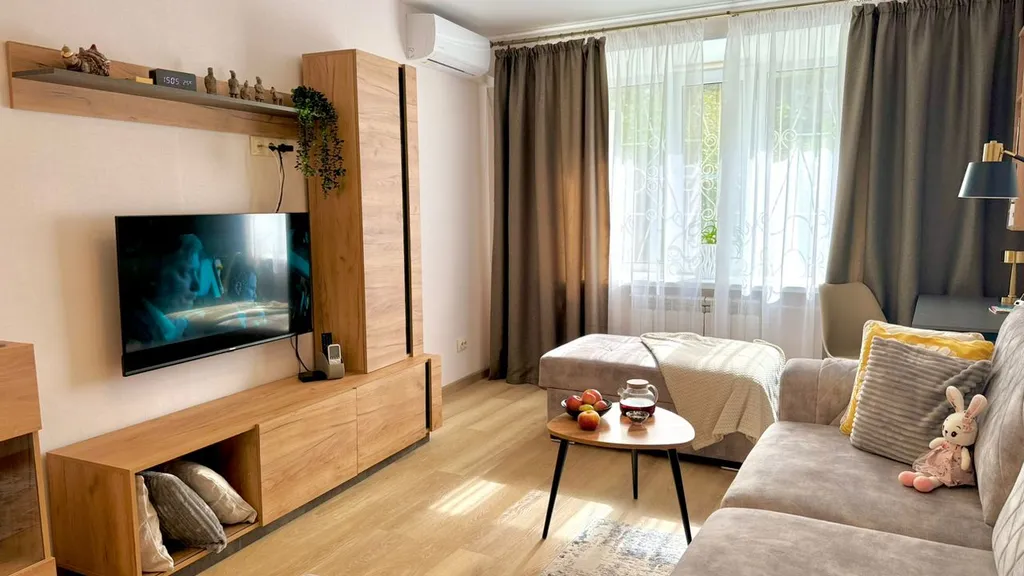 Элегантная квартира с просторной столовой у вокзала