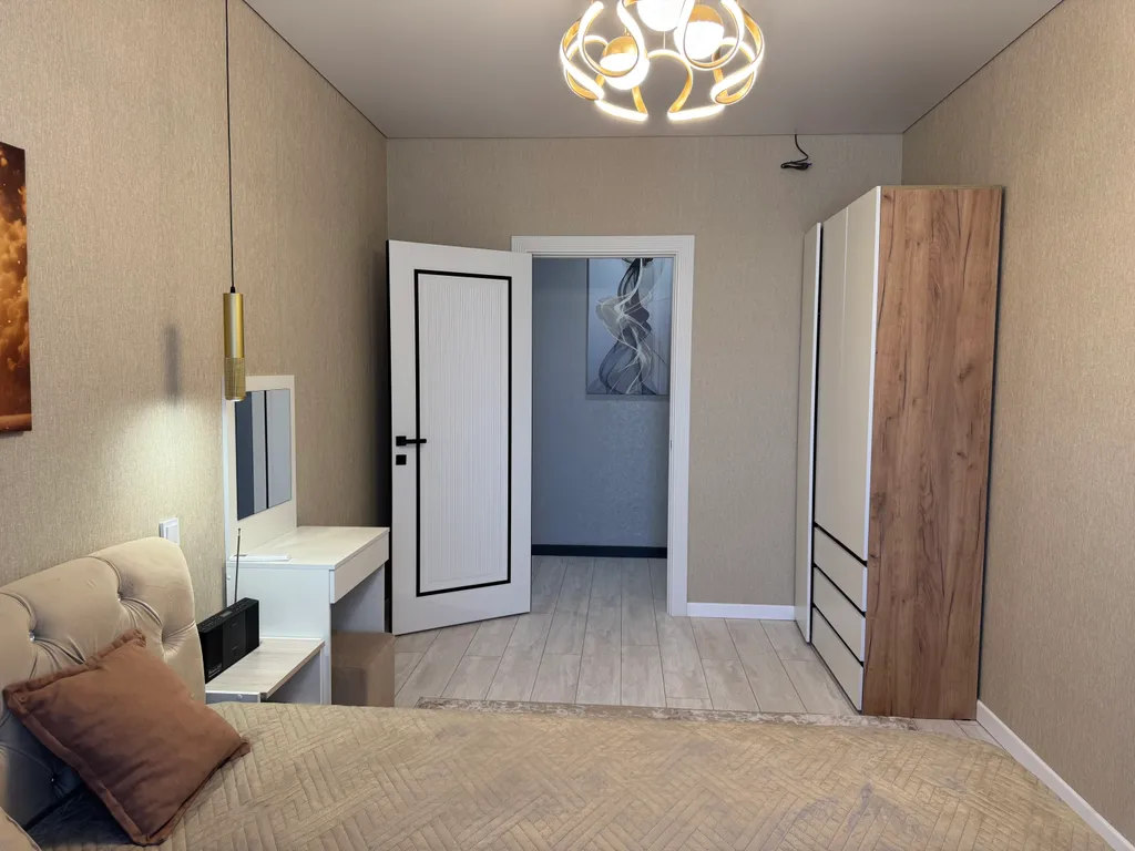 Современная квартира в центре города рядом с морем