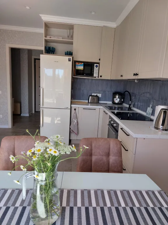 Комфортная, новая 2-я квартира рядом с морем