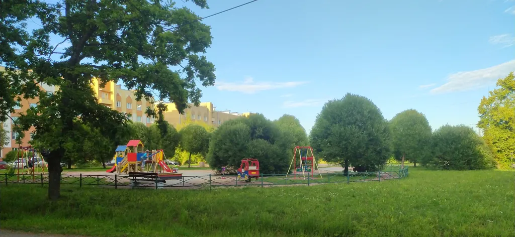 Тихий отдых в зелёном районе, просторная и светлая квартира