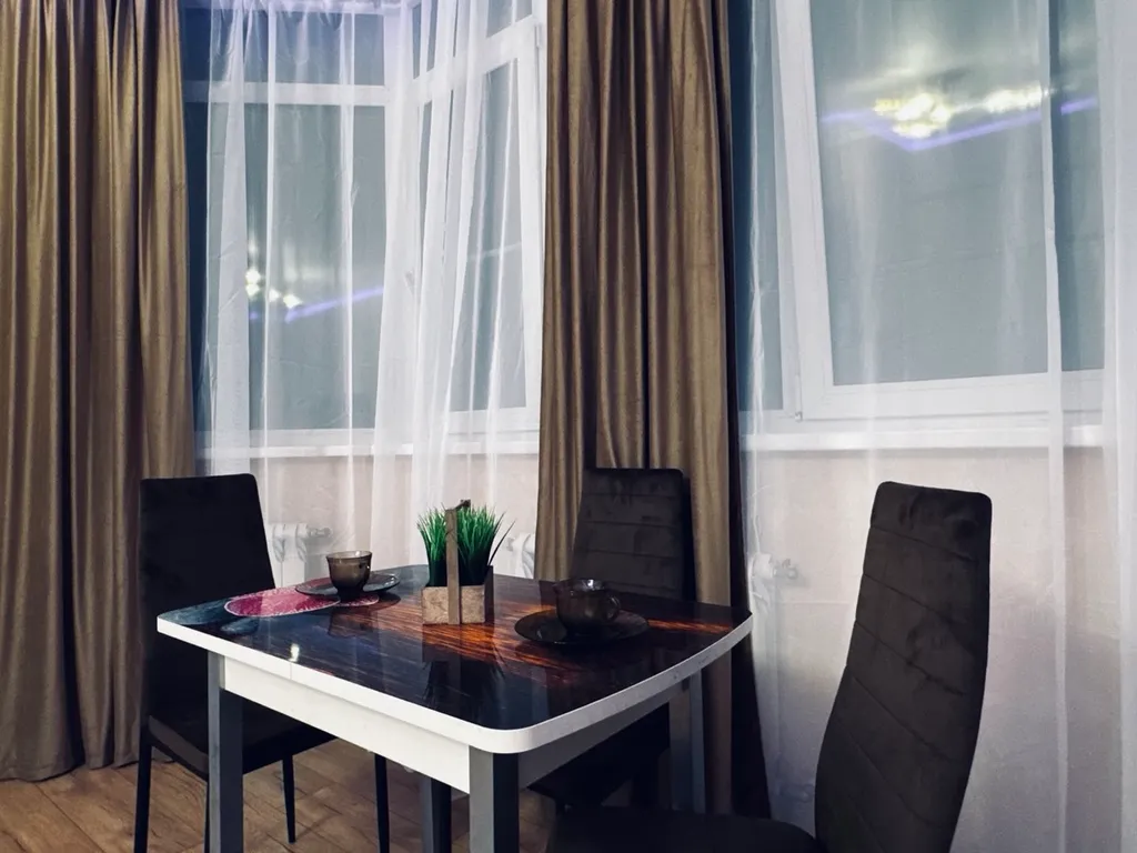 Стильная двухкомнатная квартира в центре города, рядом дворец спорта